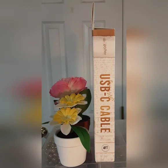 Harry Potter Wizarding World USB C Cable 4ft - Picture 4 of 4